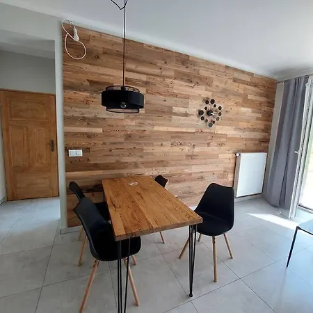 Lesny 3 Sarny 아파트 스클라르스카포렘바