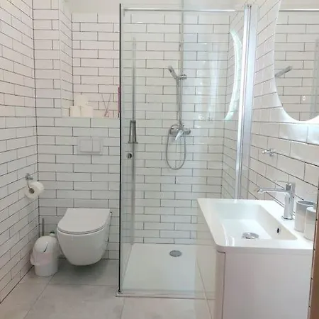 Lesny 3 Sarny 아파트